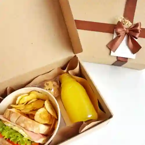 Sandwich Florencia, Jugo y Galleta