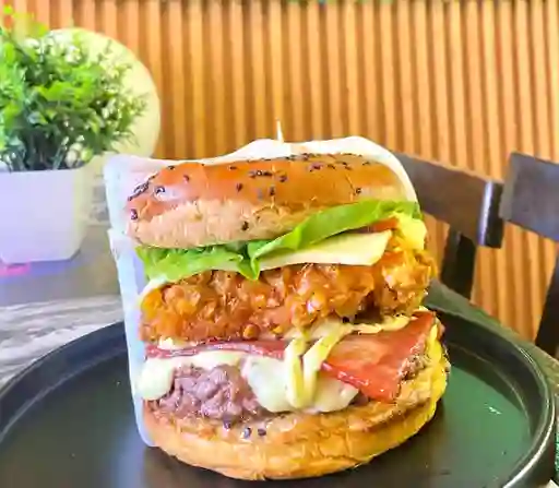 Hamburguesa Catedral Papas