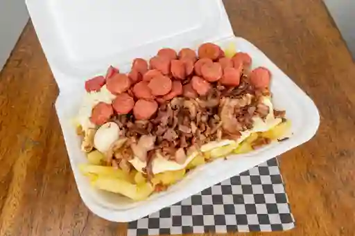Salchipapas Queso y Tocineta