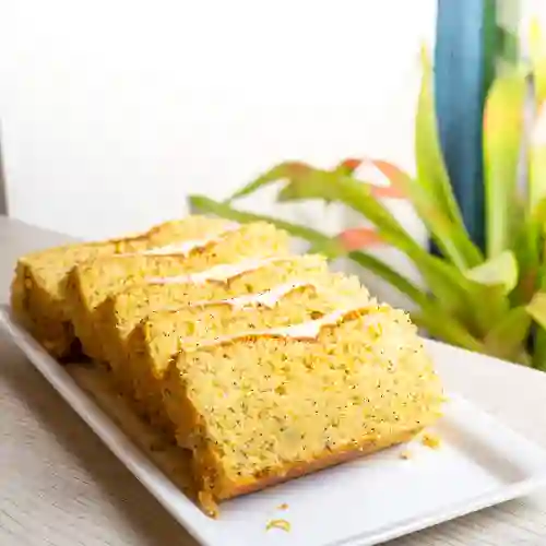 Porción Torta de Naranja con Amapola