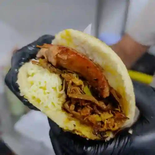 Arepas Rellenas con 3 Sabores O Mas