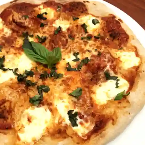 Pizza Margherita Di Búfala