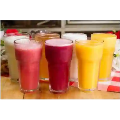 Jugos Naturales en Agua