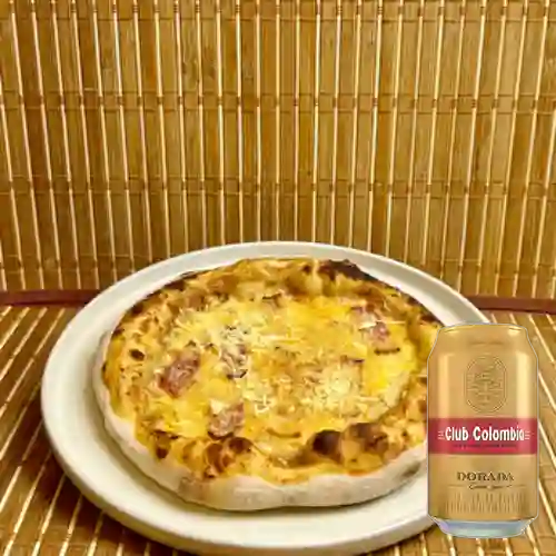 Combo Pizza Parmigiano Small + Club Col. Dorada Lata 330ml
