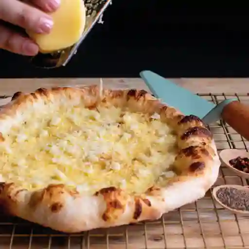 Pizza personal quattro quesos
