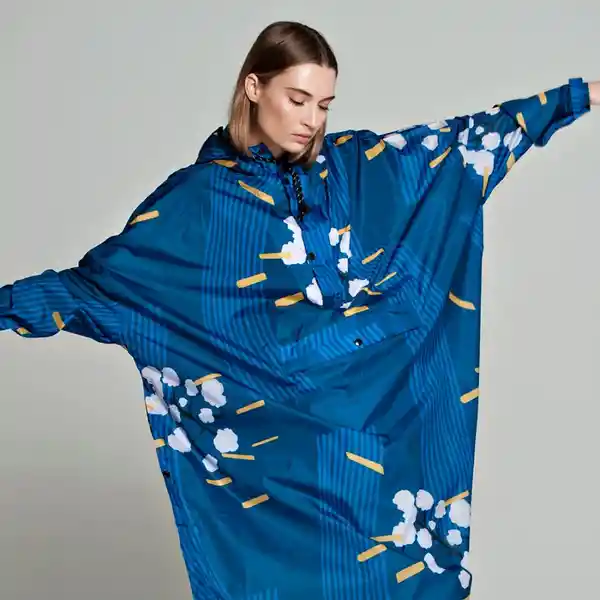 Rainkiss Poncho Flor de Cerezo