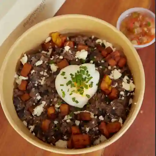 Calentado de frijol negro