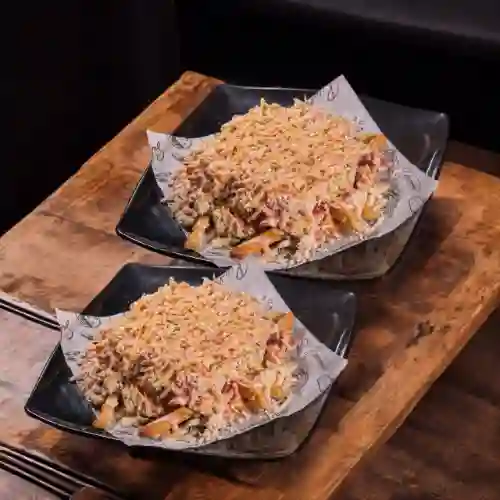 2 Salchipapa Suizas