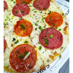 Pizza Pollo Salami Pequeña