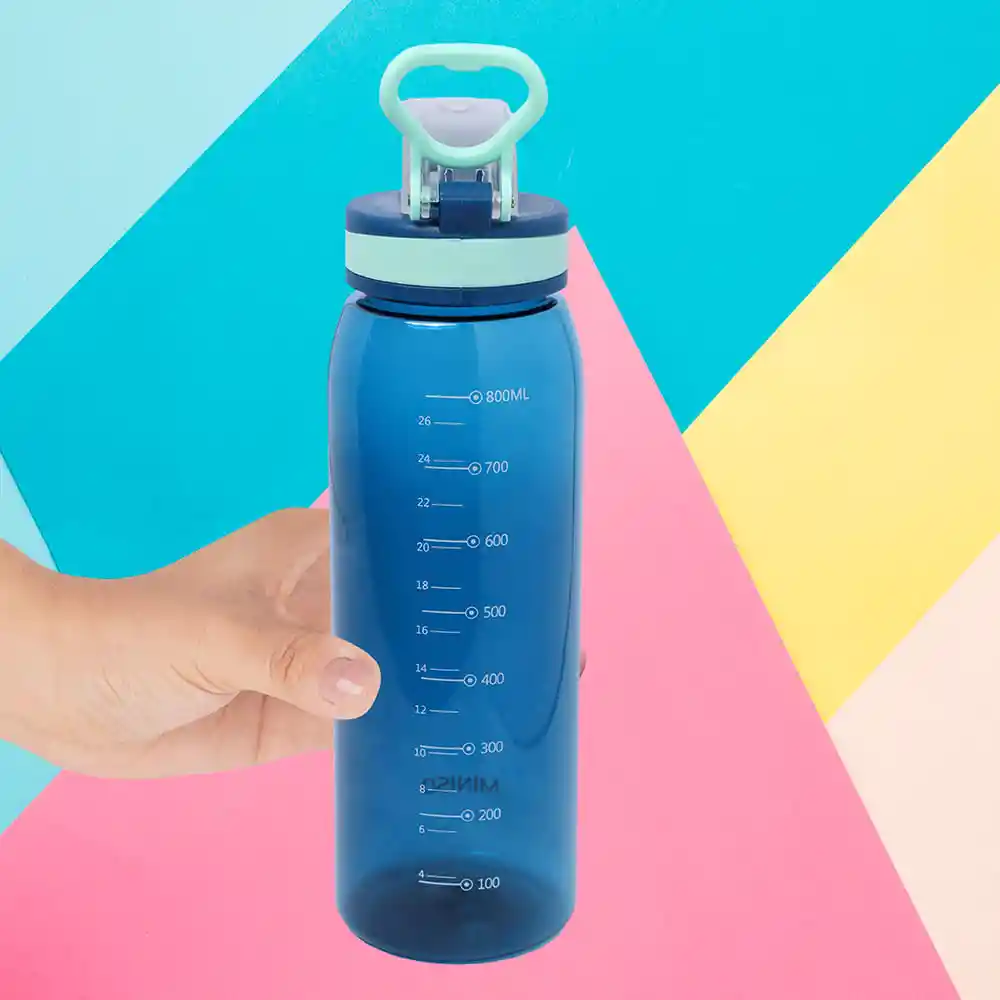 Miniso Botella de Plástico Para Deportes Con Asa Azul 900 mL