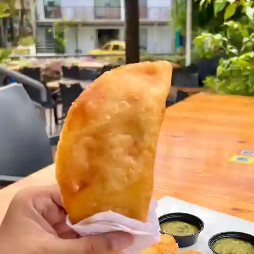 Empanada de Carne Mechada