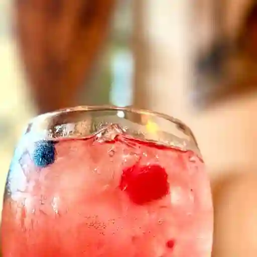 Soda de frutos rojos 16 oz