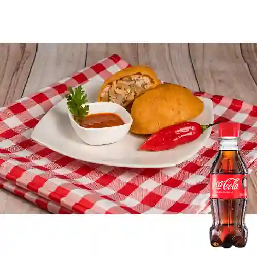 Combo Pastel de Pollo Masa Salada + Coca-cola 250 ml