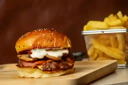 la Costeña Burger + Papas