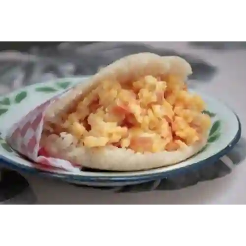 Arepa con Huevos Pericos