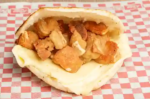 Arepa con Chicharrón