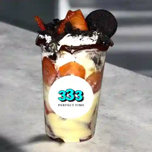 Fresas con Crema y Oreo Grande