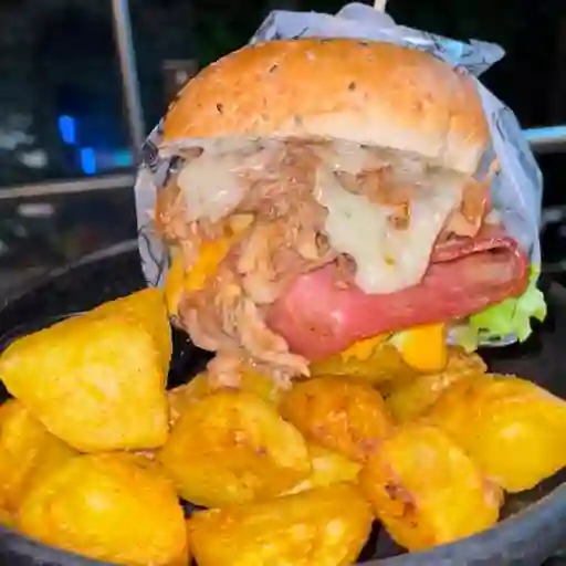 Hamburguesa de pulled pork + papas