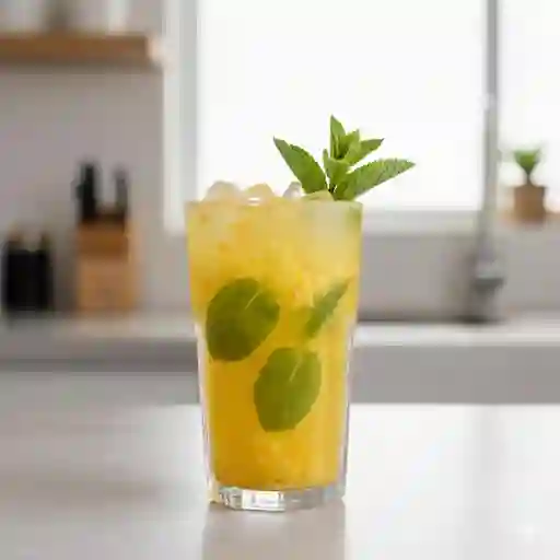 Limonada Piña Hierbabuena