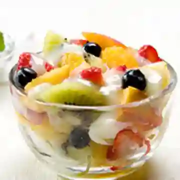 Ensalada de Frutas en Crema Leche