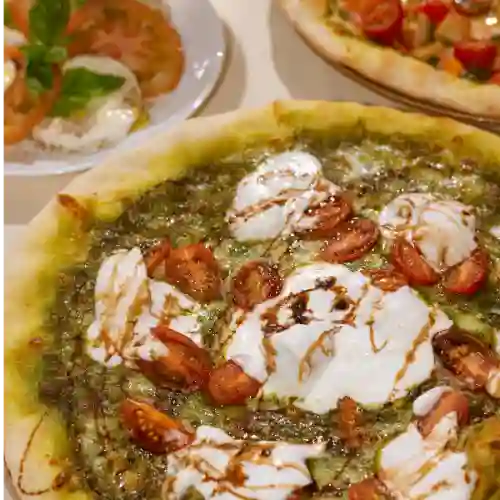 Pizza Pesto con Stracciatella