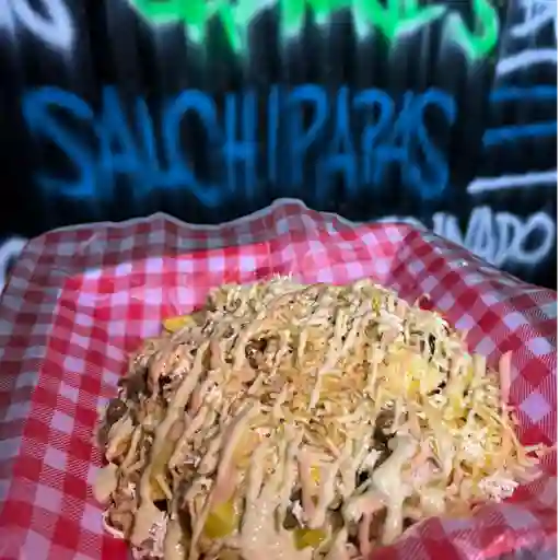 Salchipapa carne-pollo