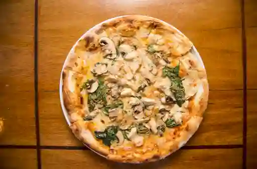 Pizza Pollo y Champiñones