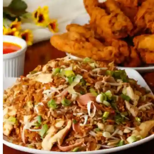 1 Caja Arroz + 4 Lumpia + 4 Alitas + Bebida 2 l