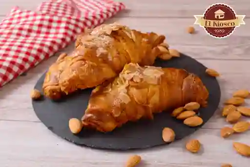 Croissant De Almendras