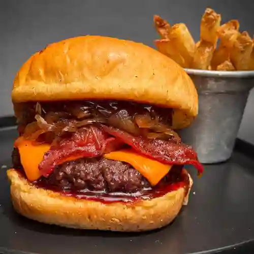 Combo pareja cheese and bacon burger