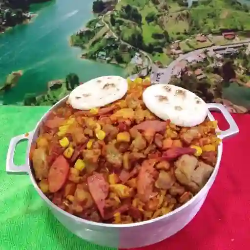 Arroz Paisa Ranchero para 4 Personas