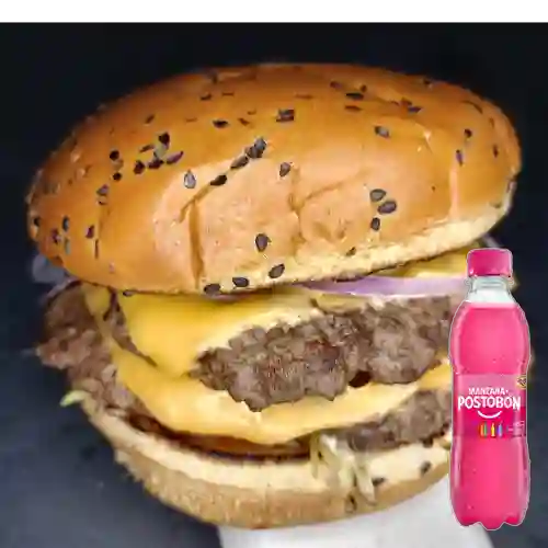 Combo Burger Doble Carne + Postobón Manzana 250 ml