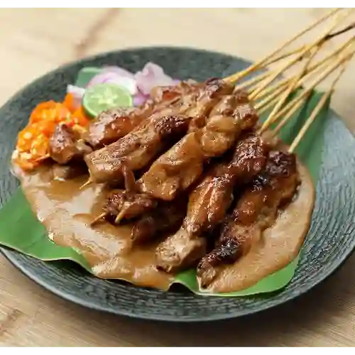 Satay de pollo
