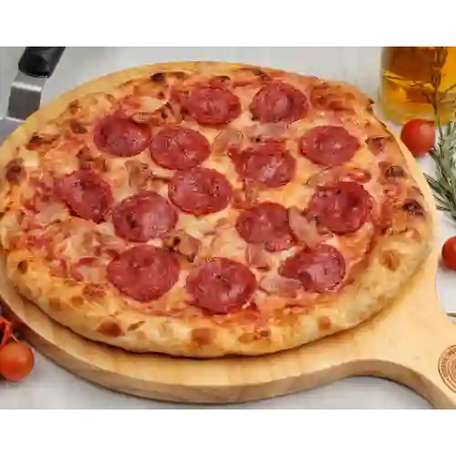 Pizza Pepperoni con Tocineta