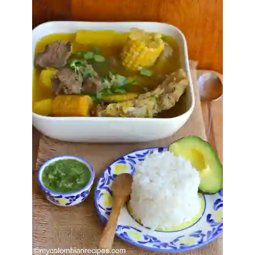 Sopa de Cogote de Res