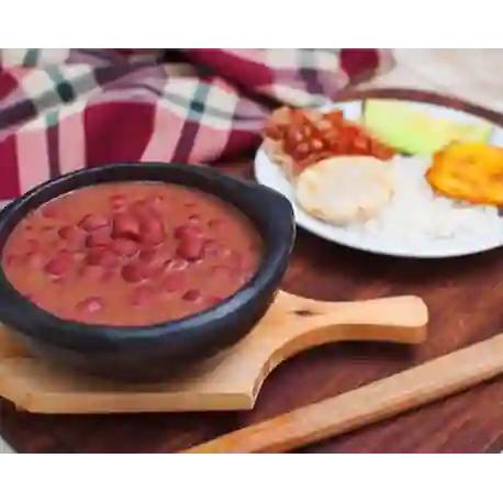 Bandeja de Frijol con Carne Asada