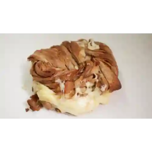 Sánduche de Queso en Pan de Canela