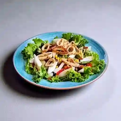 Ensalada de Vegetales con Calamar