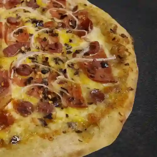 Pizza Mediana Uovo Piccante