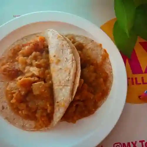 Tacos de Chicharrón en Salsa
