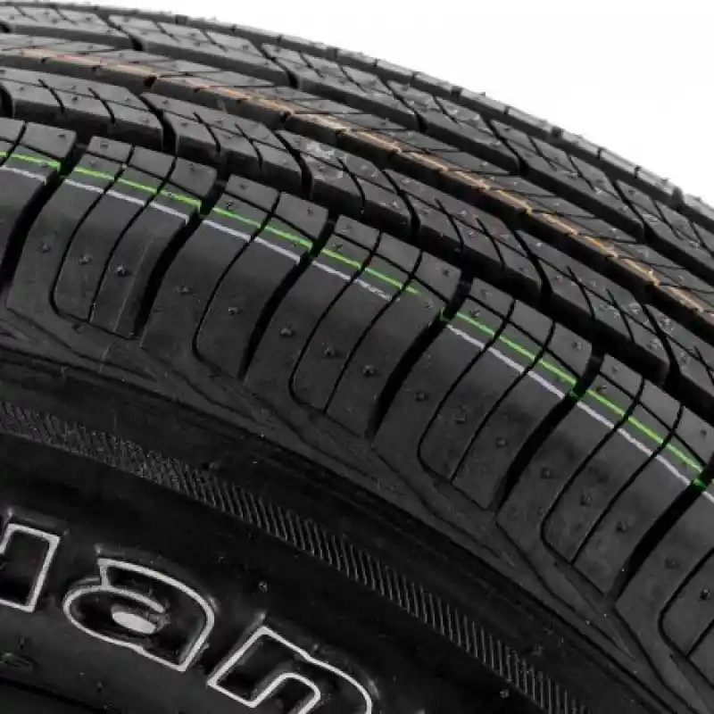 Marca: Hankook. 215/65. Color: Negro. Medidas: 70 x 25 x 65  cm. Peso: 7  Kg. Sku 204759. Sku 8808563419404