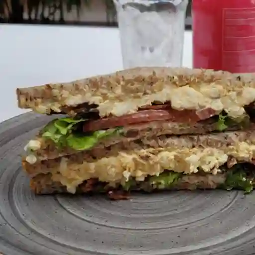 SAND HUEVO BACON