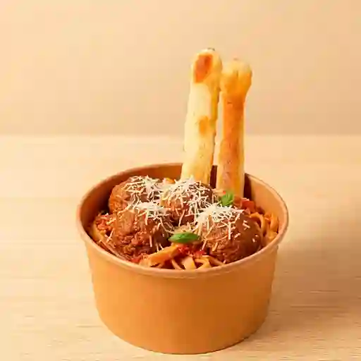 Pasta con albondigas