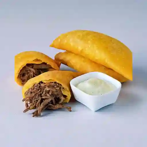 Empanada Grande de Pollo