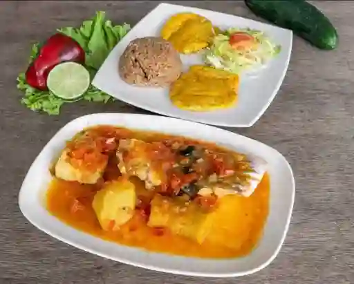 Bagre en Salsa de Camarón