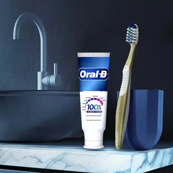 Crema Dental Oral-B 100% De Tu Boca* Cuidada Encías más Saludables en 2 semanas Combate la formación de caries desde la raíz 66ml