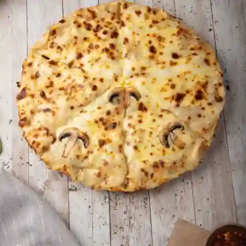 Pizza Estofada de Pollo y Champiñones
