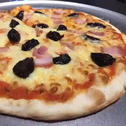Pizza Ciruelas Tocineta