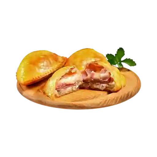 Empanada de Queso y Bocadillo