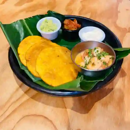 Mix Arepas Fritas Ropa Vieja